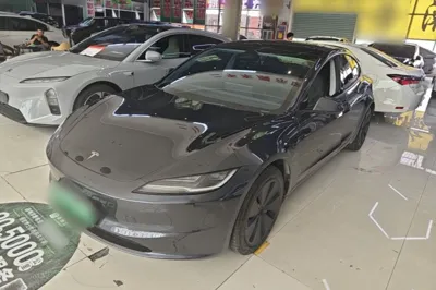 Tesla Model 3 · 2025 год
