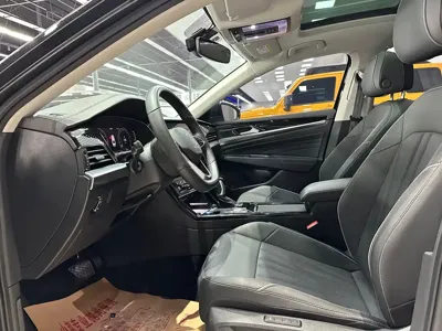 Volkswagen Passat 2024, 50000 км, за 17465.67 USD - фото 7