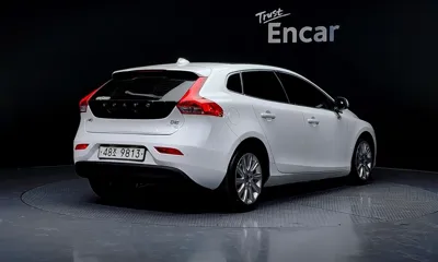 Volvo V40 2015, 144986 км, за 3501.82 USD