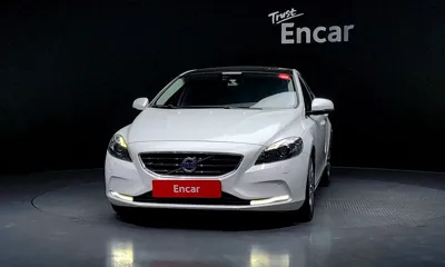 Volvo V40 2015, 144986 км, за 3501.82 USD