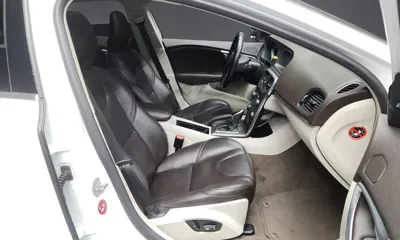 Volvo V40 2015, 144986 км, за 3501.82 USD - фото 11