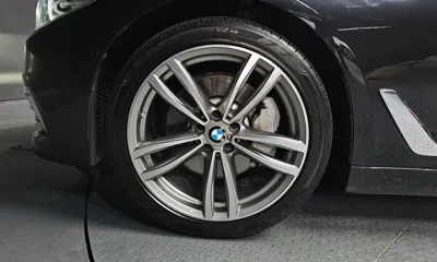 BMW 5-Series 2019, 119070 км, за 14918.57 USD
