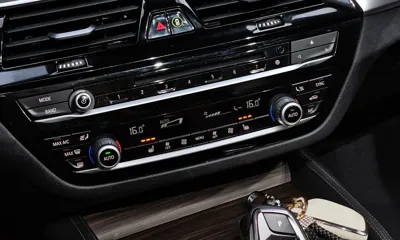 BMW 5-Series 2019, 119070 км, за 14918.57 USD - фото 19