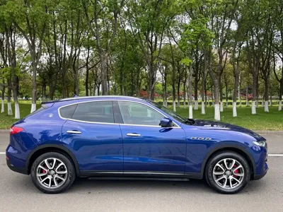 Maserati Levante 2017, 73000 км, за 24327.11 USD