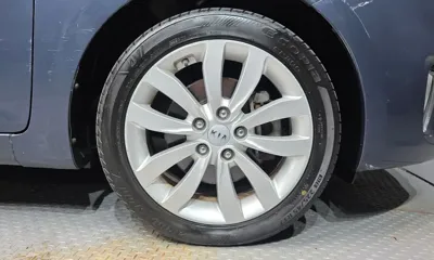 Kia Carens 2014, 158210 км, за 3872.92 USD