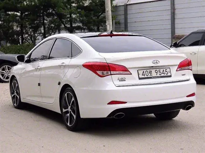 Hyundai i40 2012, 132545 км, за 3275.57 USD