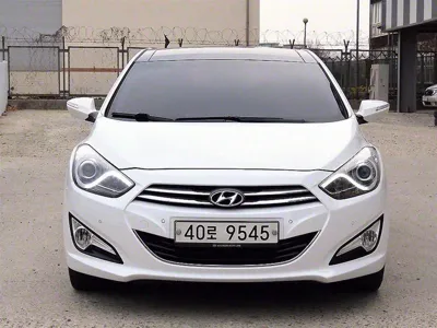 Hyundai i40 2012, 132545 км, за 3275.57 USD
