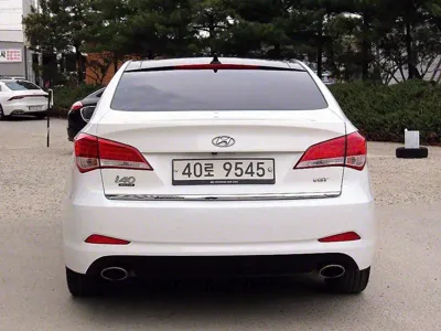 Hyundai i40 2012, 132545 км, за 3275.57 USD