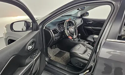 Jeep Cherokee 2019, 141701 км, за 656419.86 USD - фото 10