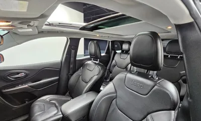 Jeep Cherokee 2019, 141701 км, за 656419.86 USD - фото 19
