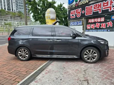 Kia Canival 2018, 32000 км, за 10343.49 USD