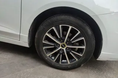 Roewe i5 2021, 57100 км, за 6859 USD - фото 8