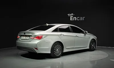 Hyundai Sonata 2012, 109118 км, за 3087.23 USD