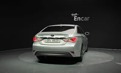 Hyundai Sonata 2012, 109118 км, за 3087.23 USD