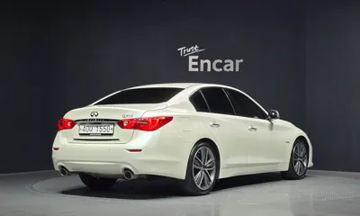Infiniti Q50 2016, 174241 км, за 4225.44 USD