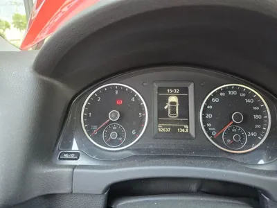 Volkswagen Tiguan 2016, 92000 км, за 5980.63 USD - фото 9