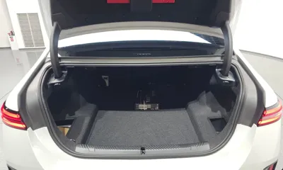 BMW 5-Series 2026, 5099 км, за 47209.72 USD - фото 20