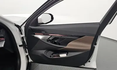 BMW 5-Series 2026, 5099 км, за 47209.72 USD - фото 24