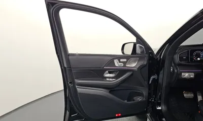 Mercedes-Benz GLS-Class 2024, 24271 км, за 578882.36 USD - фото 32