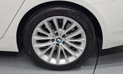 BMW 5-Series 2021, 58701 км, за 25289.01 USD