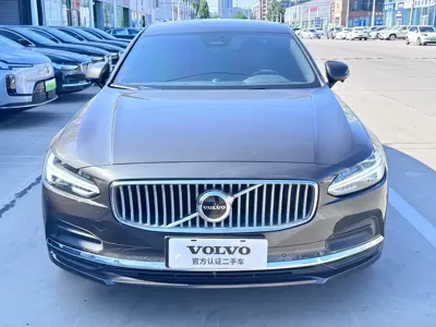 Volvo S90 2022, 58000 км, за 22845.32 USD