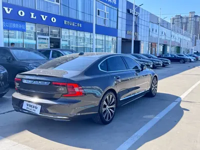 Volvo S90 2022, 58000 км, за 22845.32 USD