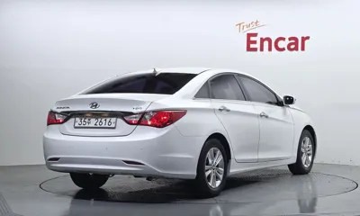 Hyundai Sonata 2010, 40179 км, за 2756.99 USD