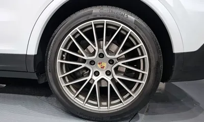 Porsche Cayenne 2022, 44396 км, за 59784.08 USD - фото 21