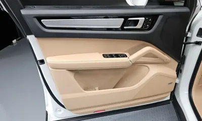 Porsche Cayenne 2022, 44396 км, за 59784.08 USD - фото 24