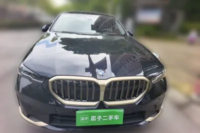 BMW 5 Series 2024, 20800 км, за 46350 USD
