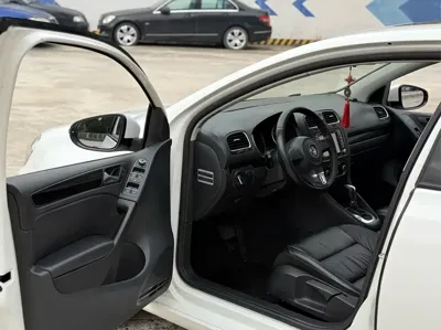 Volkswagen Golf 2013, 172000 км, за 3094.19 USD