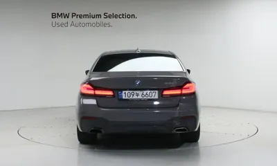 BMW 5-Series 2022, 60829 км, за 24744.41 USD