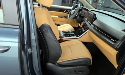 Kia Canival 2023, 53872 км, за 19824.18 USD - фото 12