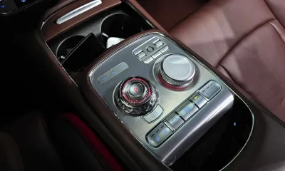 Genesis G90 2022, 63415 км, за 35742.64 USD - фото 9