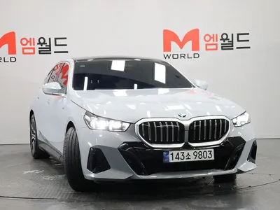BMW 5-Series 2024, 28144 км, за 40238.94 USD