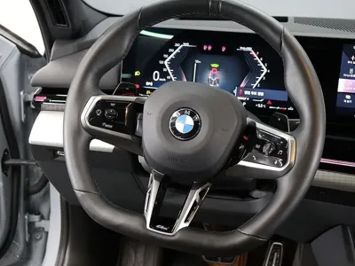 BMW 5-Series 2024, 28144 км, за 40238.94 USD - фото 9