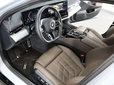 BMW 5-Series 2024, 28144 км, за 40238.94 USD - фото 11