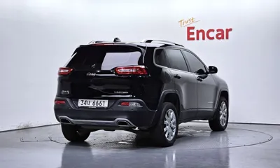 Jeep Cherokee 2017, 130310 км, за 5279.15 USD