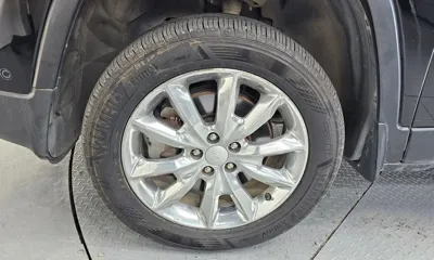 Jeep Cherokee 2017, 130310 км, за 5279.15 USD