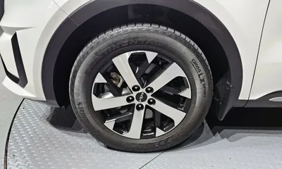 Kia Sorento 2023, 32876 км, за 20846.92 USD