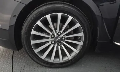 Kia K7 2015, 110218 км, за 4889.33 USD