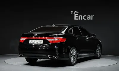 Hyundai Grandeur 2013, 184122 км, за 4269.57 USD