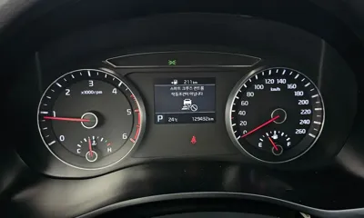 Kia K7 2018, 129432 км, за 8139.61 USD - фото 8