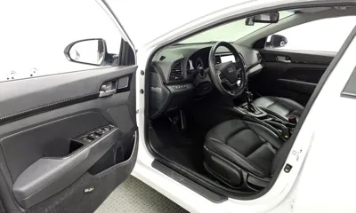 Hyundai Avante 2018, 164845 км, за 5382.7 USD - фото 10