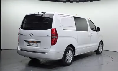 Hyundai Starex 2016, 195512 км, за 4957.7 USD