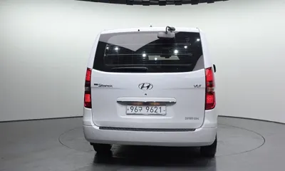 Hyundai Starex 2016, 195512 км, за 4957.7 USD