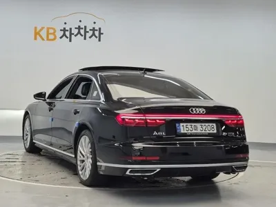 Audi A8 2021, 51192 км, за 39595.48 USD
