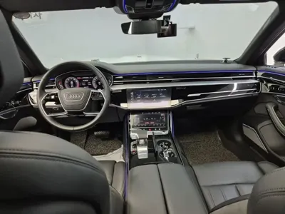 Audi A8 2021, 51192 км, за 39595.48 USD - фото 7