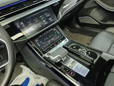 Audi A8 2021, 51192 км, за 39595.48 USD - фото 10