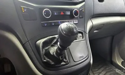 Hyundai Starex 2017, 72079 км, за 7218.86 USD - фото 9